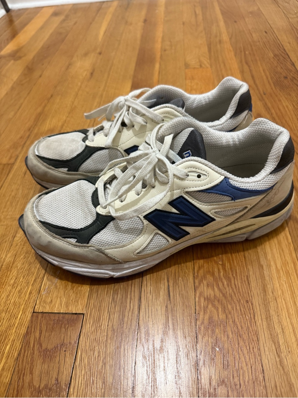 New Balance Men's White, Blue & Black Athletic Sneakers
